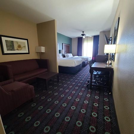 Comfort Inn & Suites San Marcos Exterior photo